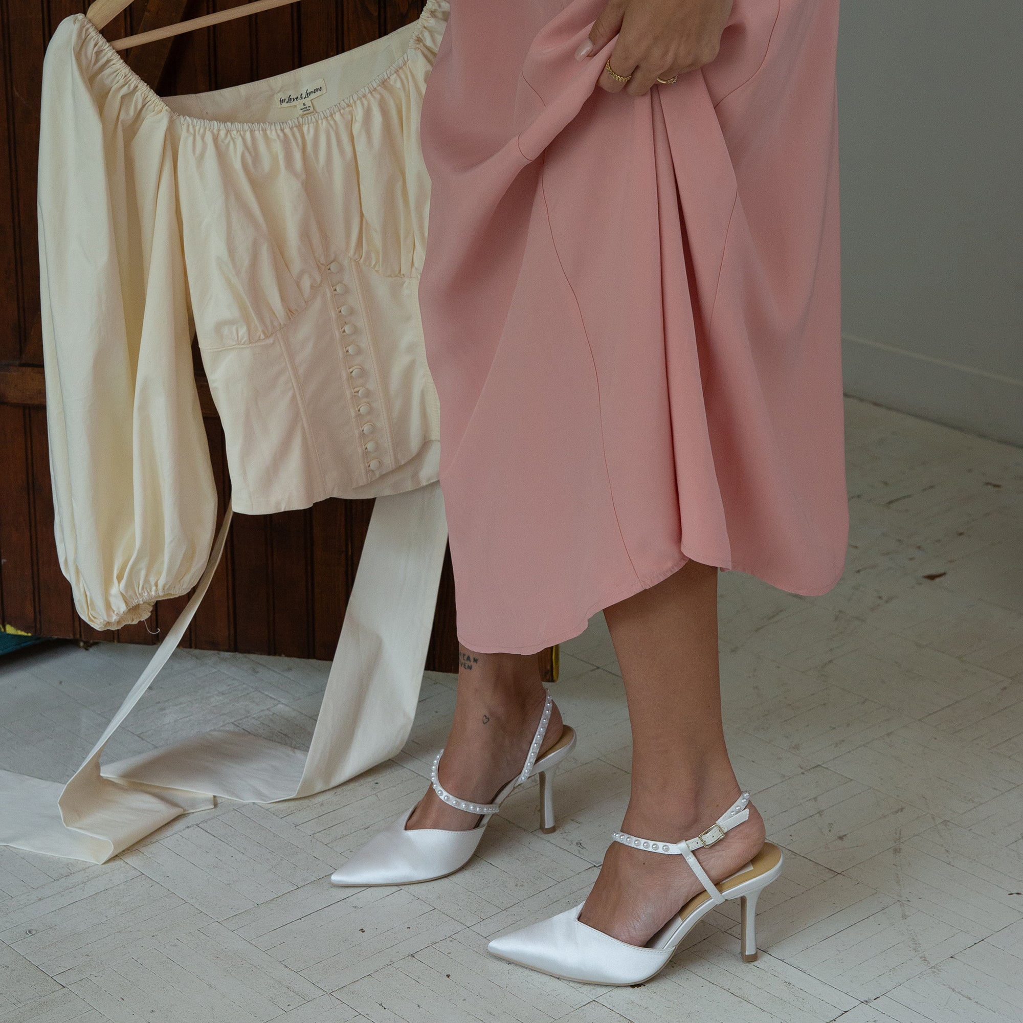 KAMRA PEARL HEELS TRUE WHITE SATIN