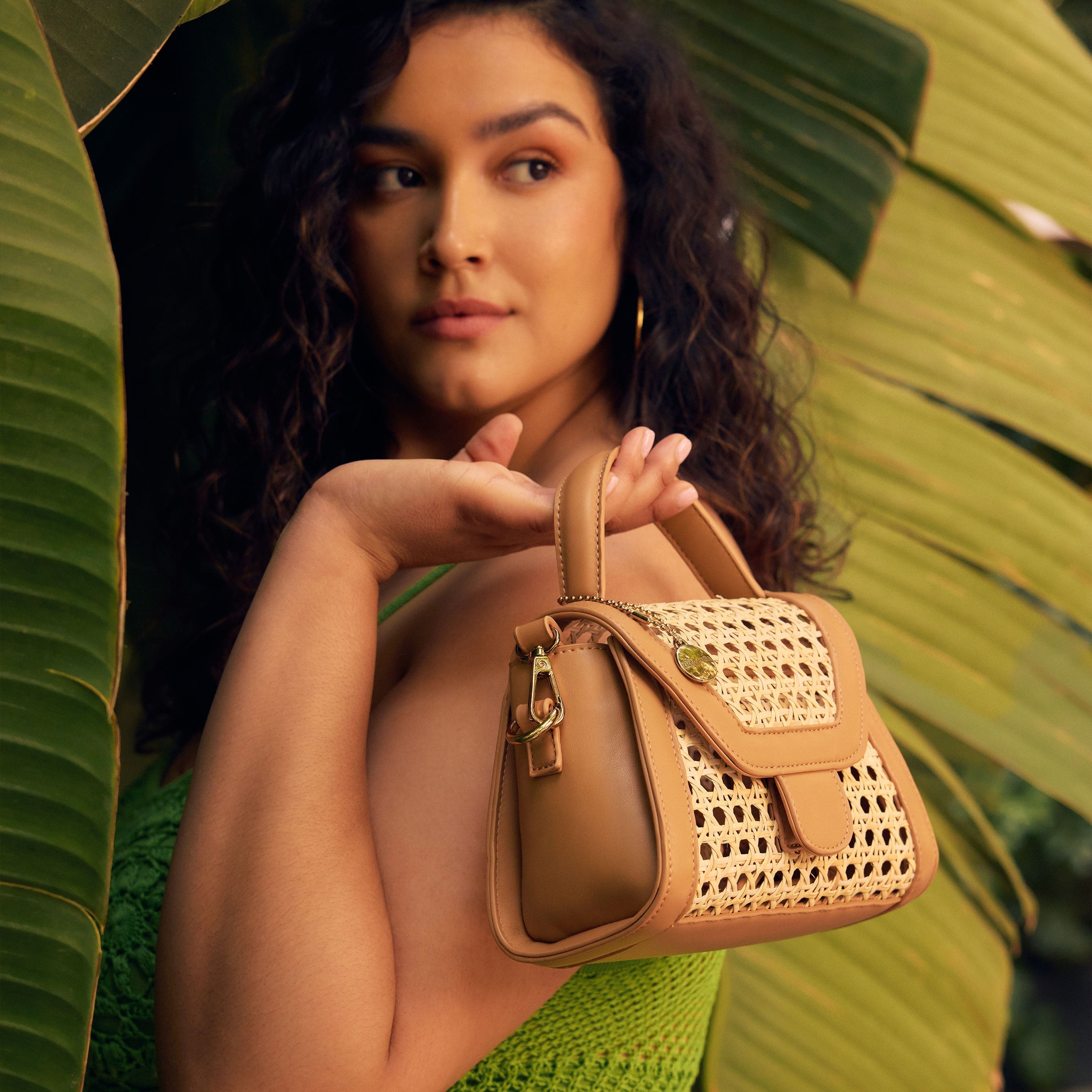 TROPEZ CROSSBODY CAMEL NATURAL CANE