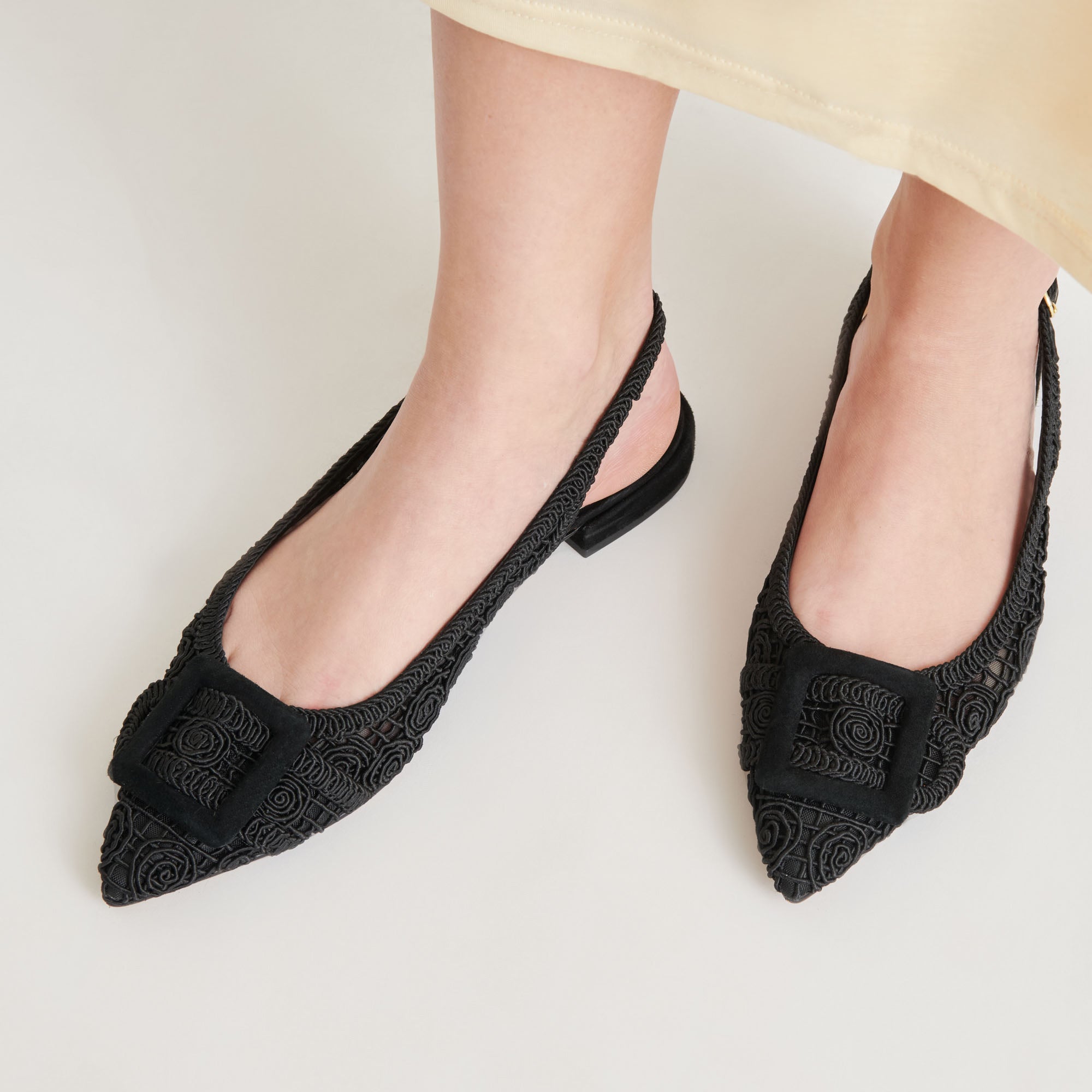 PAULEY FLATS ONYX MACRAME
