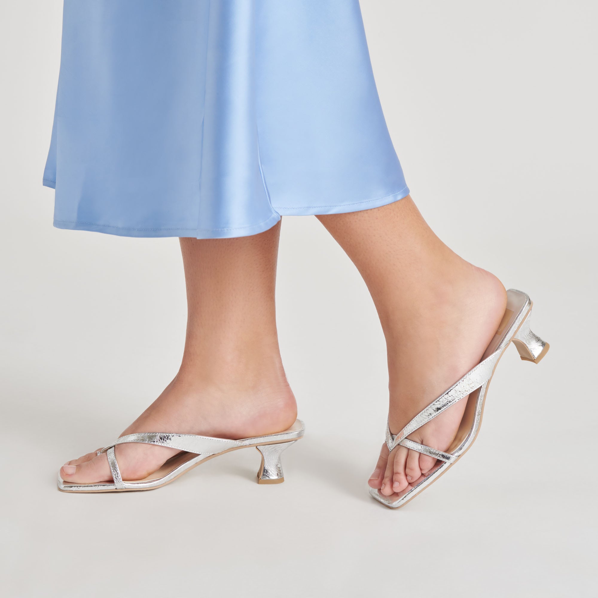 BREVEL HEELS SILVER DISTRESSED LEATHER