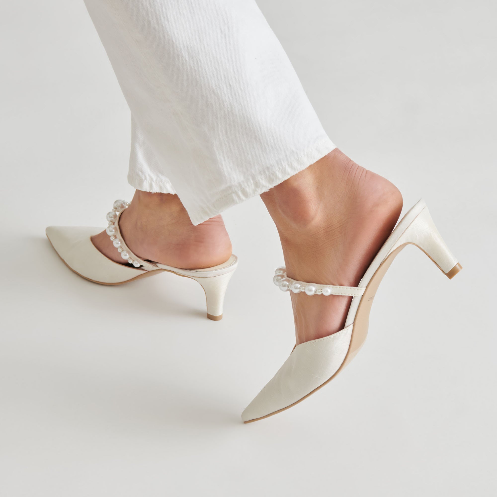 KANIKA PEARL MID HEELS VANILLA PEARLS