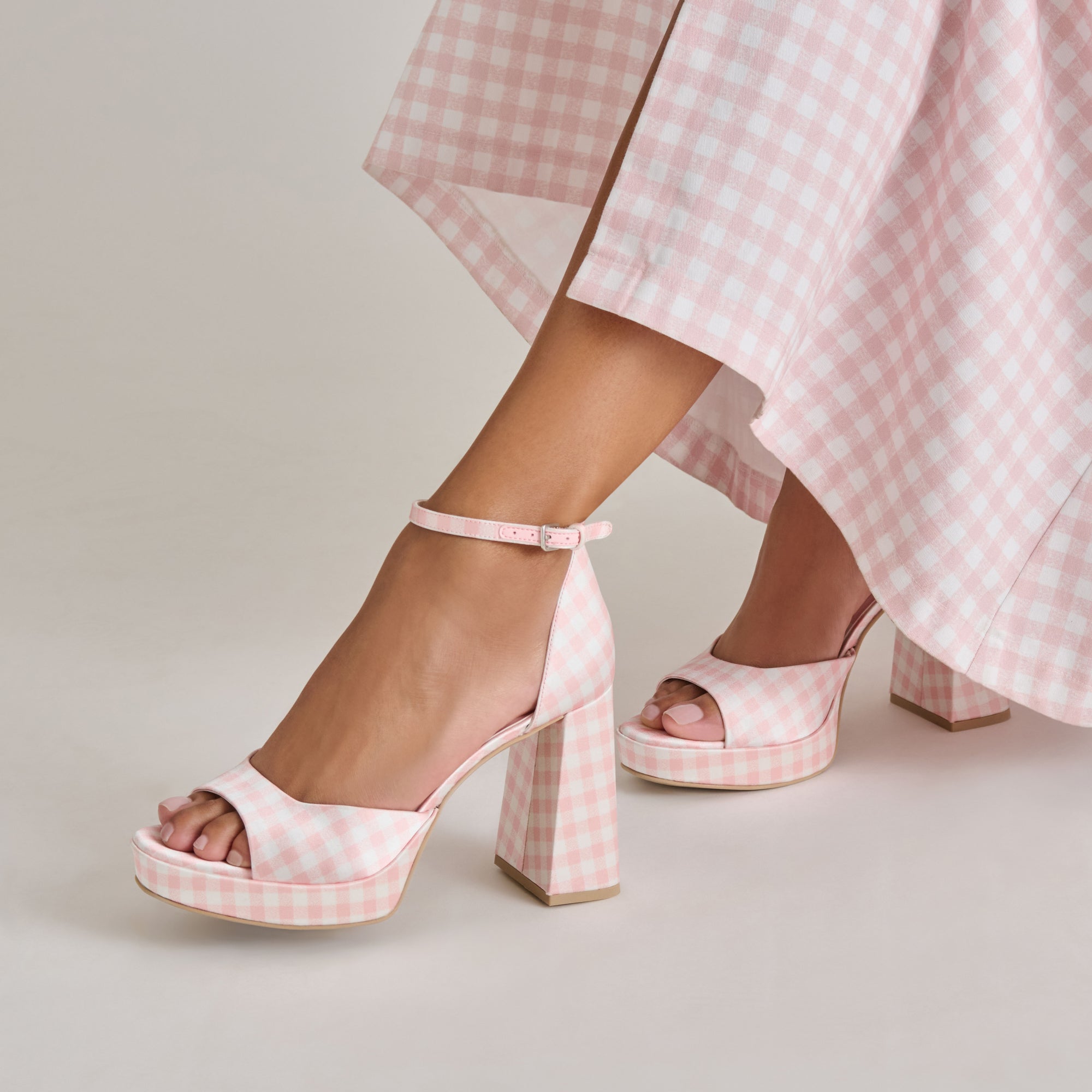 PANDRO X BYRDIE GOLF HEELS PINK PLAID GINGHAM