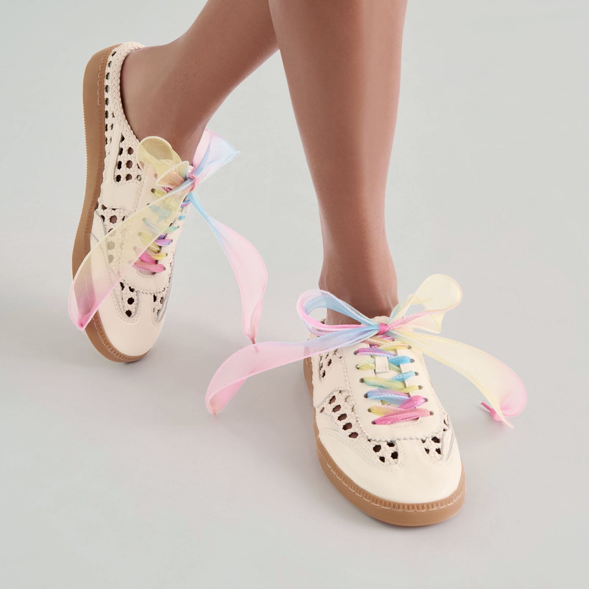 PRIDE CURLY ORGANZA LACE RAINBOW