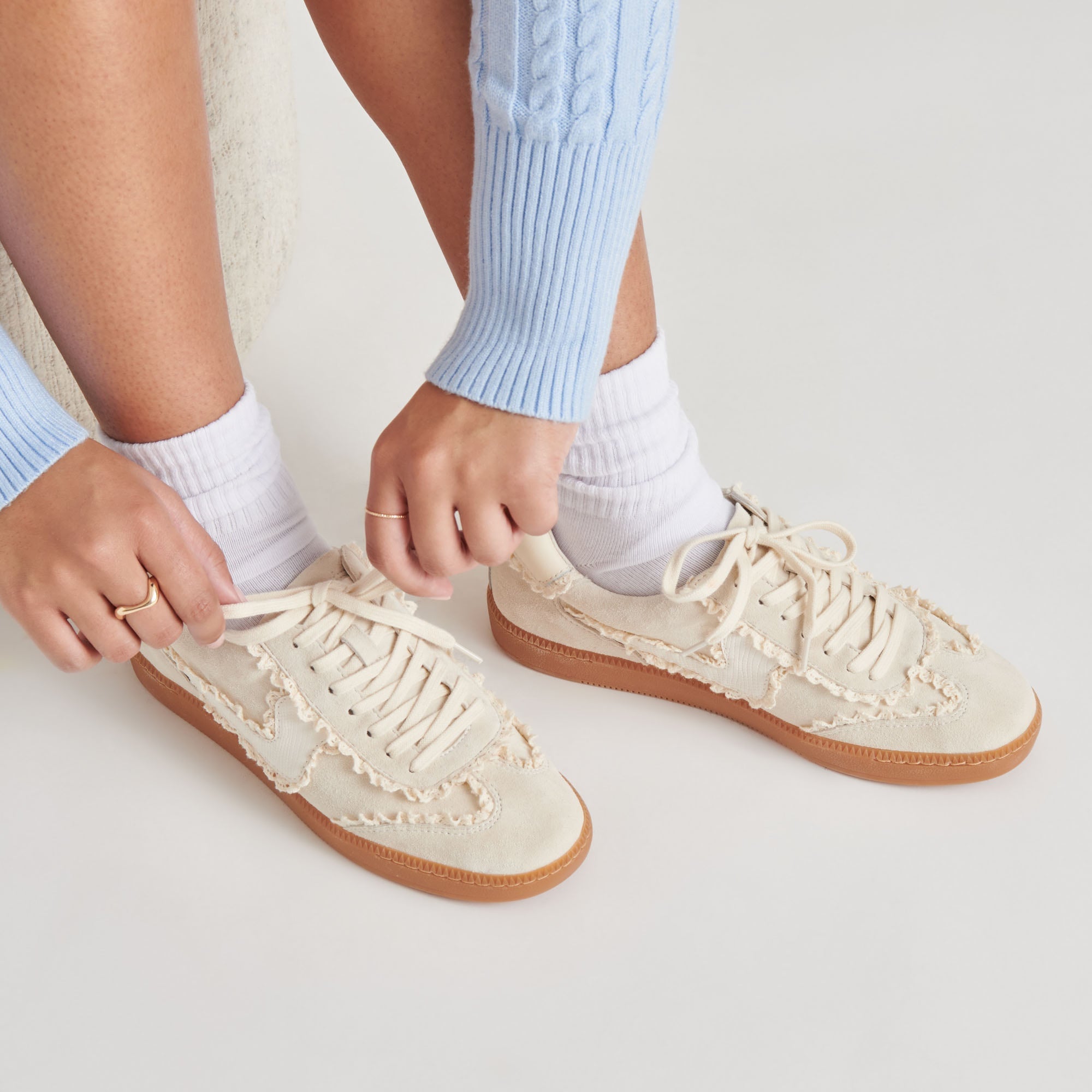 NOTICE LACE SNEAKERS IVORY SUEDE