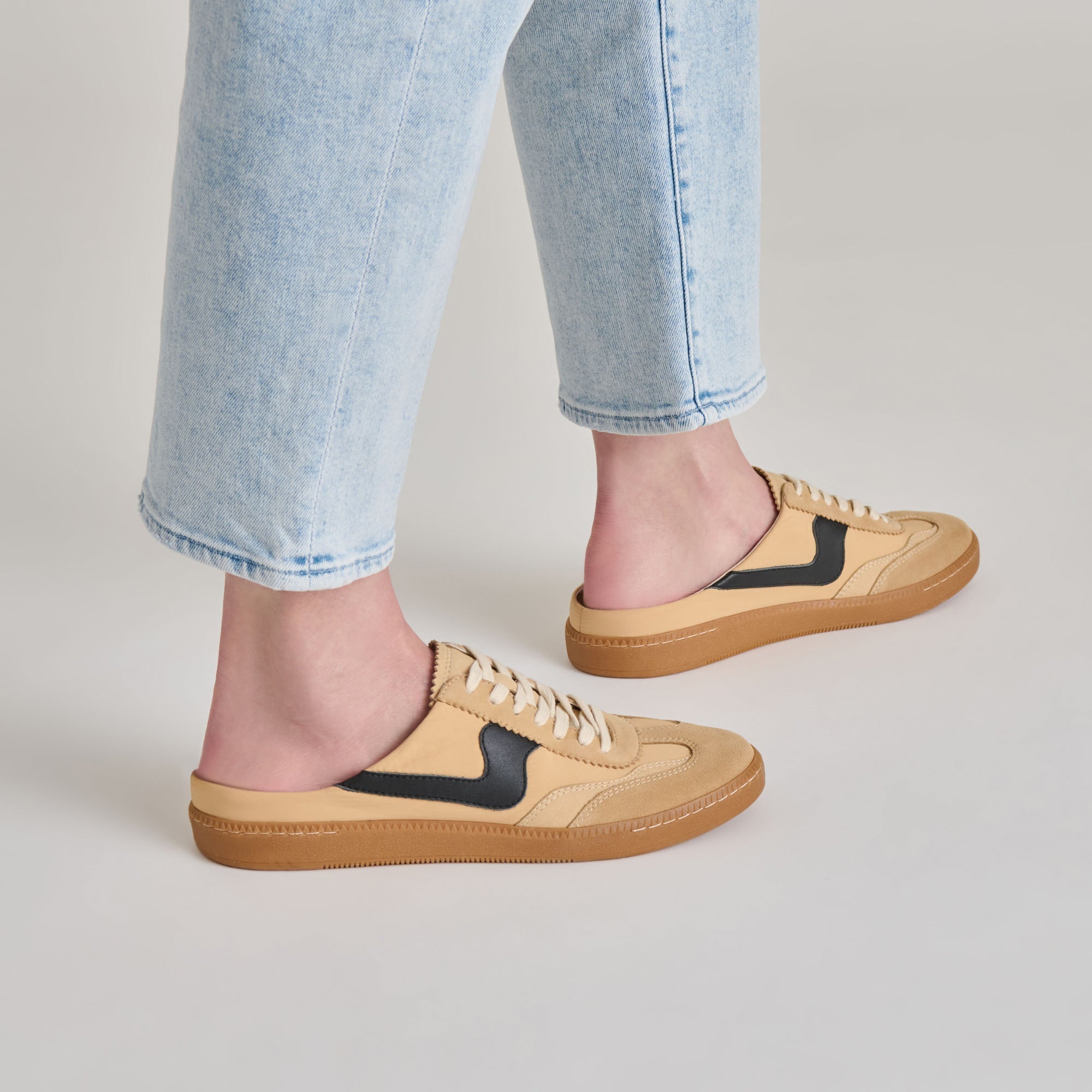 NOTICE SLIDE SNEAKERS TAN MULTI SUEDE