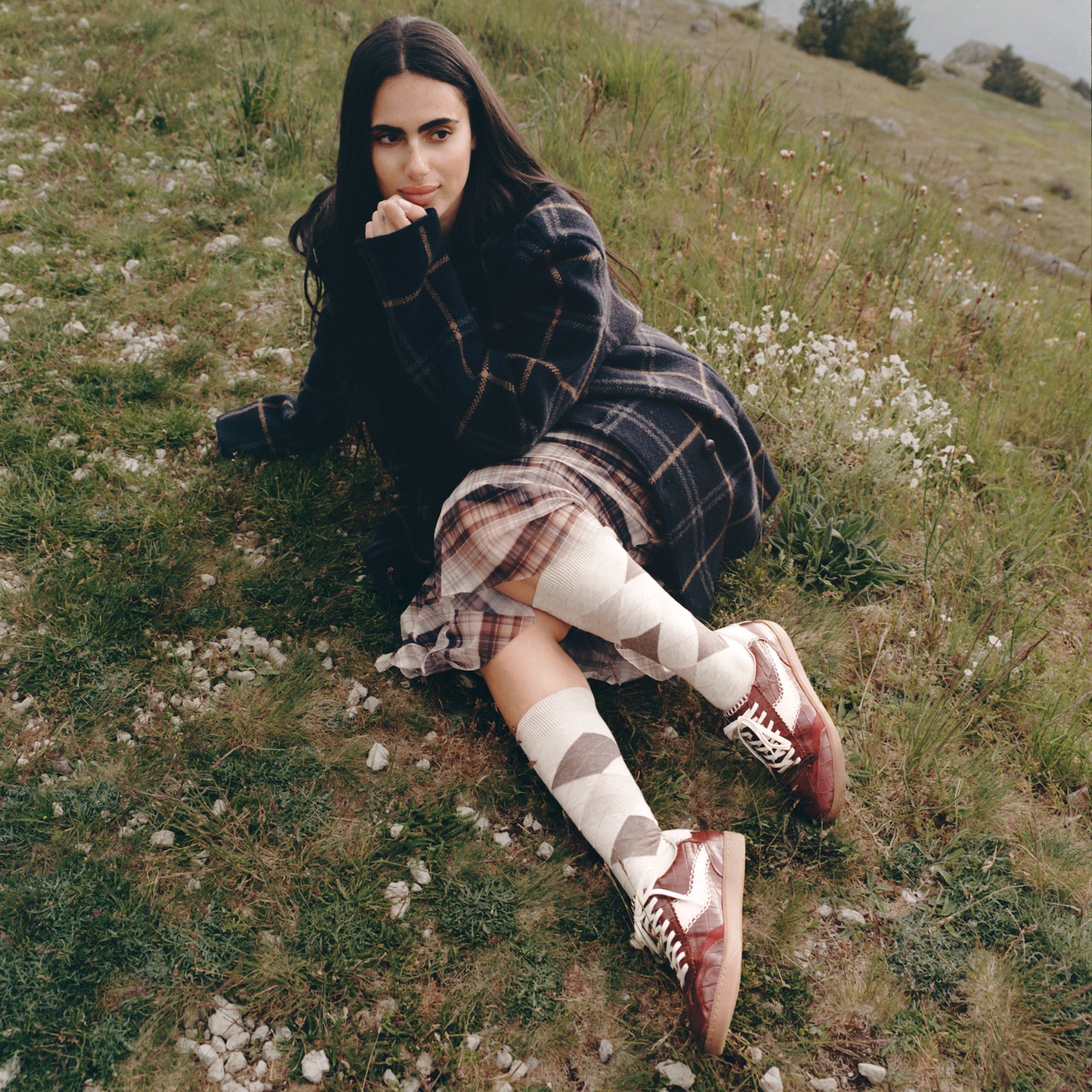 NOTICE STITCH SNEAKERS OXBLOOD CROCO EMBOSSED LEATHER