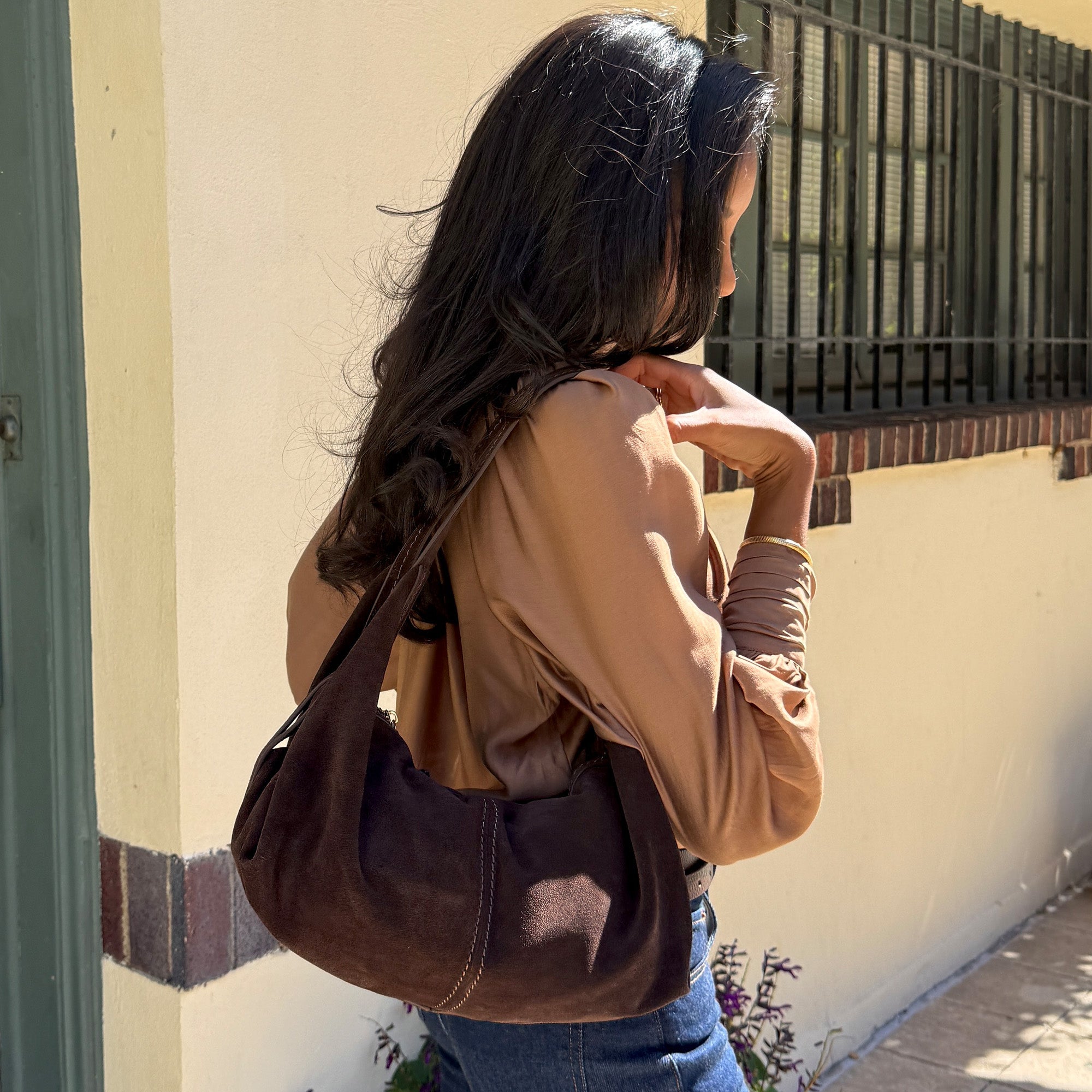 BILLY SHOULDER BAG CHOCOLATE SUEDE